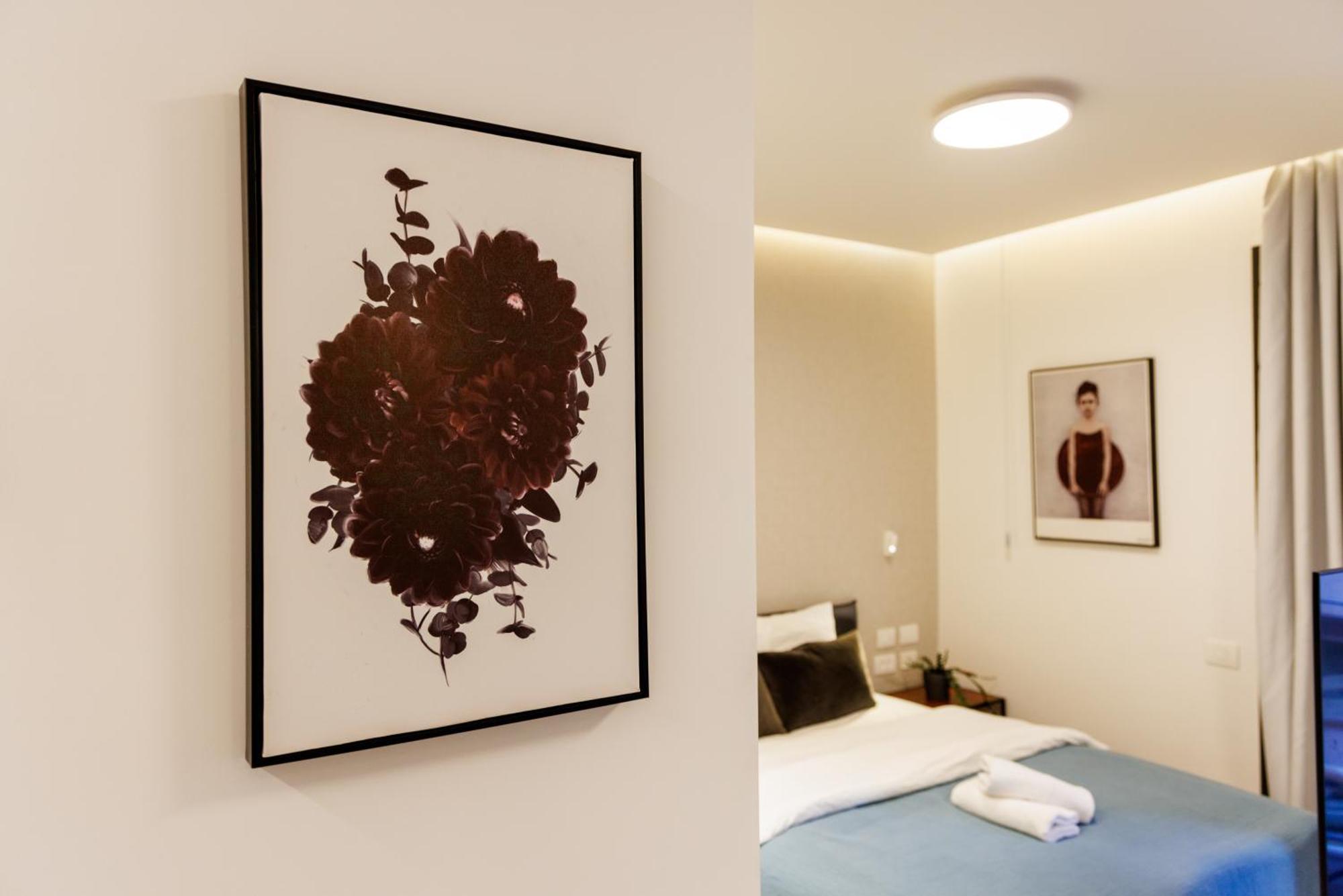 Herzl Luxury Hotel By Nimizz Tel Aviv Bagian luar foto