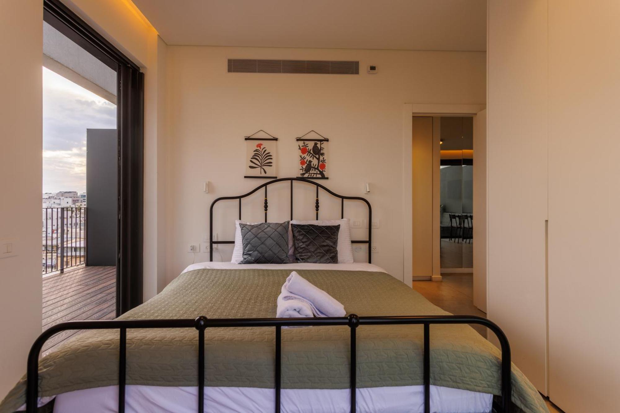 Herzl Luxury Hotel By Nimizz Tel Aviv Bagian luar foto