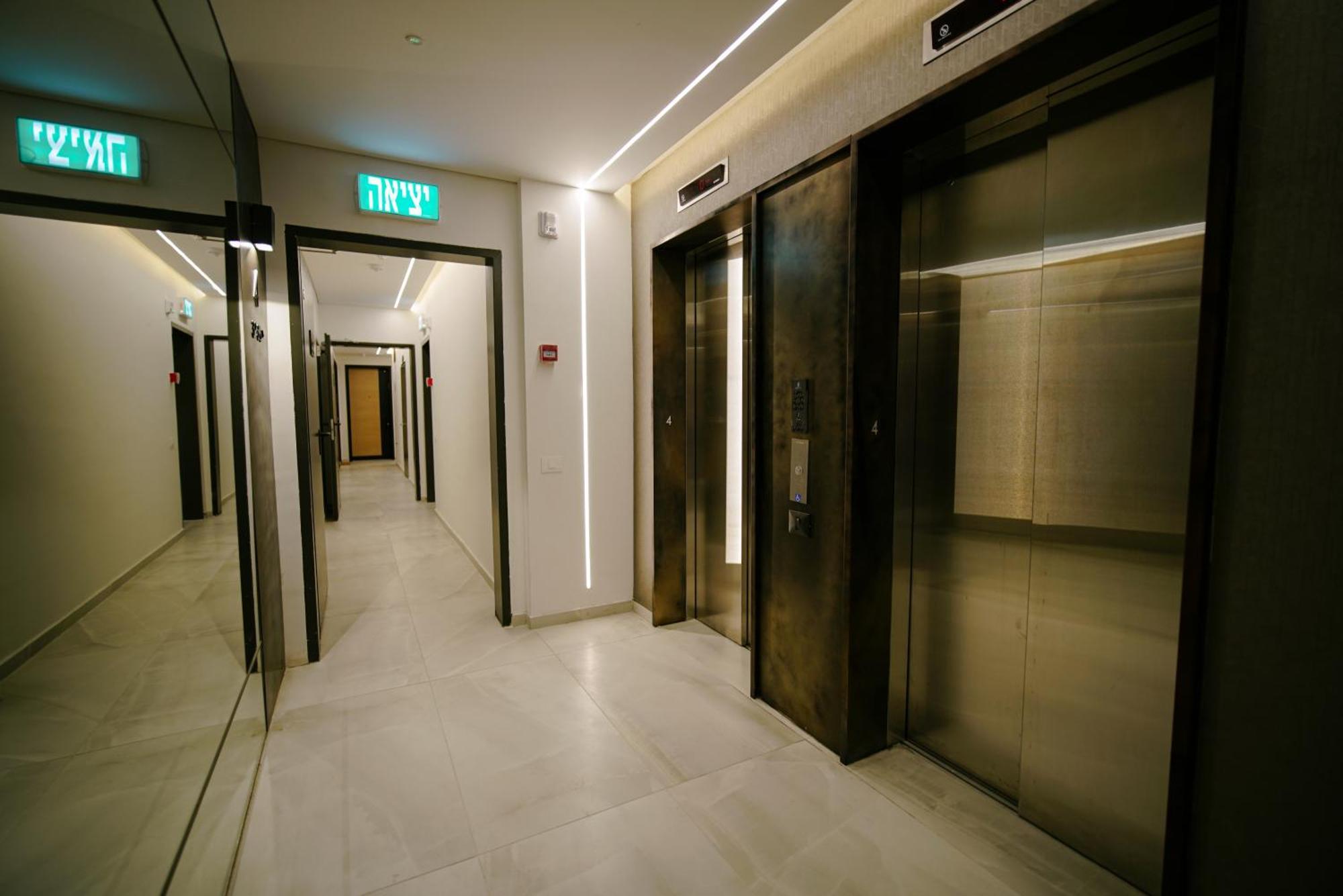 Herzl Luxury Hotel By Nimizz Tel Aviv Bagian luar foto